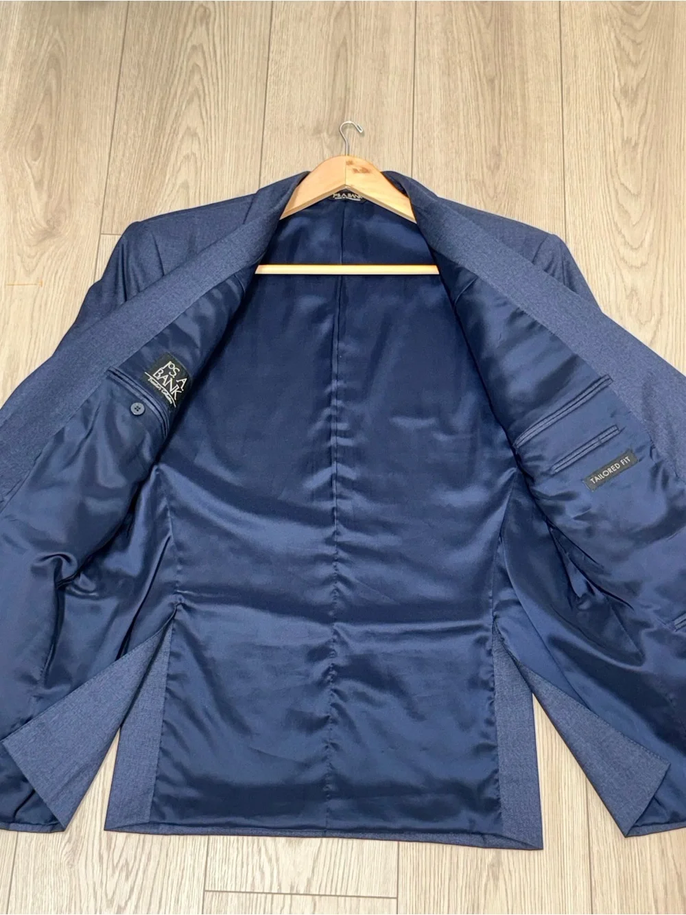Jos.A.Bank Travelers Collection 44R Navy 2-Piece Suit Tailored Fit Blazer & Pant